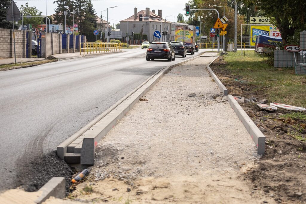 Modernizacja DW 266 Radziejów-Dobre, fot. Szymon Zdziebło/tarantoga.pl dla UMWKP