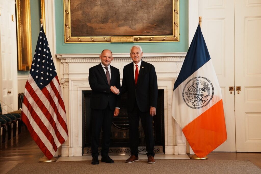 Oficjalna delegacja samorządu województwa w USA, spotkania w New York City Hall, fot. UMWKP