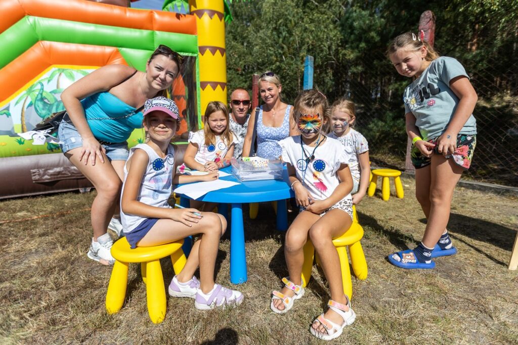 Piknik europejski w Grupie, fot. Szymon Zdziebło, tarantoga.pl dla UMWKP