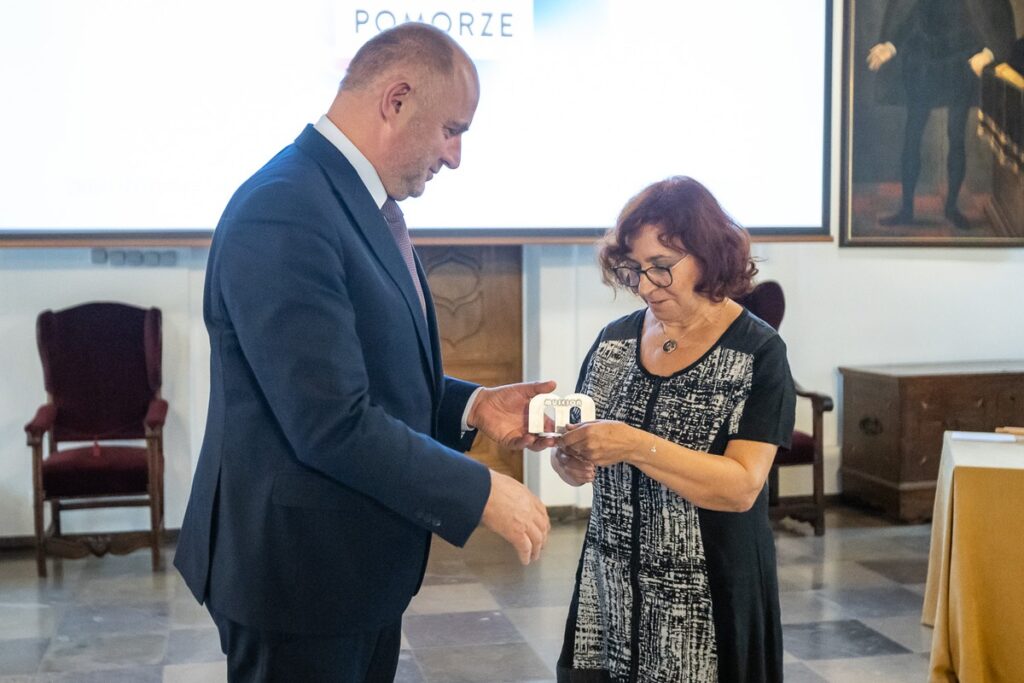 Wręczenie medali Hereditas Saeculorun i wyróżnień Musejon, fot. Szymon Zdziebło/tarantoga.pl dla UMWKP