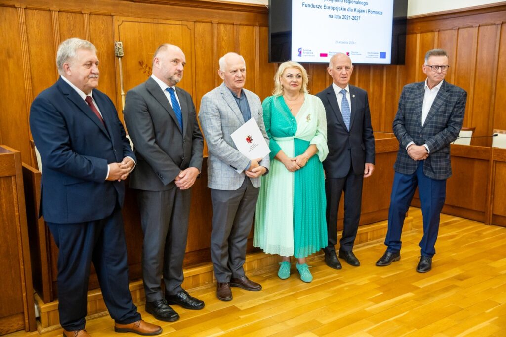 Ceremonia wręczenia umów FEdKP 2021-2027, fot. Andrzej Goiński/UMWKP