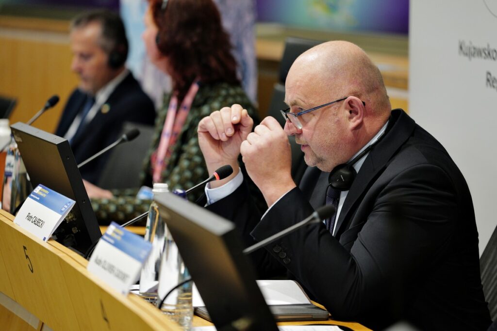 Marszałek Piotr Całbecki podczas debaty w ramach Europejskiego Tygodnia Regionów i Miast, fot. Vincent Duterne/European Union