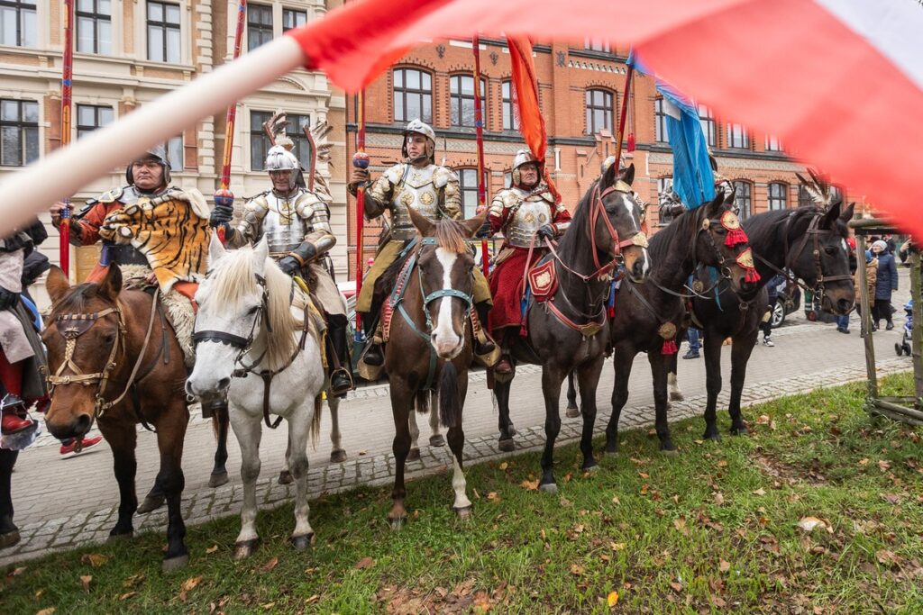 Obchody Narodowego Święta Niepodległości w Toruniu, fot. Szymon Zdzieblo/tarantoga.pl dla UMWKP