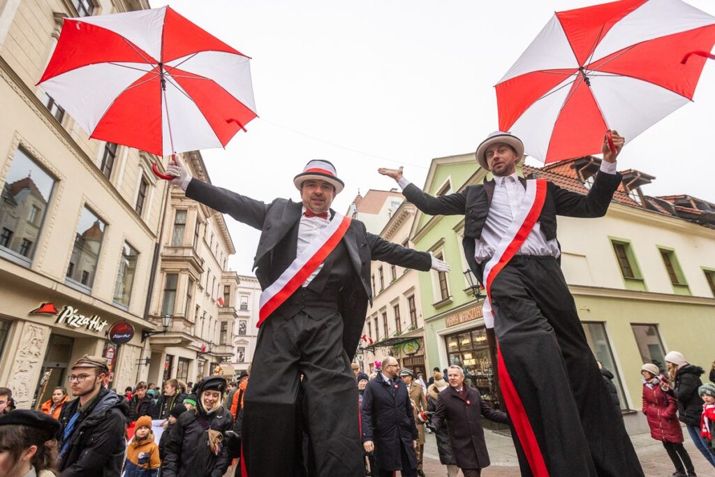 Obchody Narodowego Święta Niepodległości w Toruniu, fot. Szymon Zdzieblo/tarantoga.pl dla UMWKP