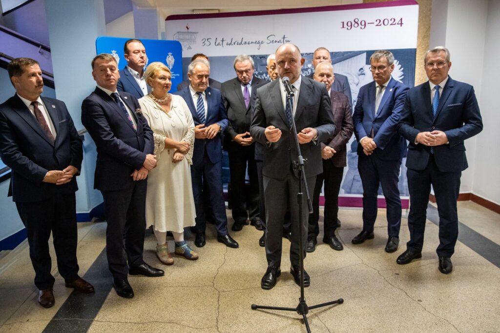 Briefing prasowy przed wyjazdowym posiedzeniem senackiej Komisji Rolnictwa, fot. Andrzej Goiński/UMWKP