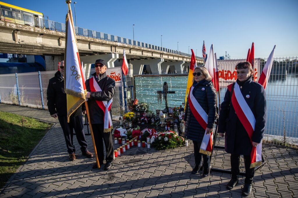 Obchody 40. rocznicy śmierci ks. Jerzego Popiełuszki we Włocławku, fot. Andrzej Goiński/UMWKP