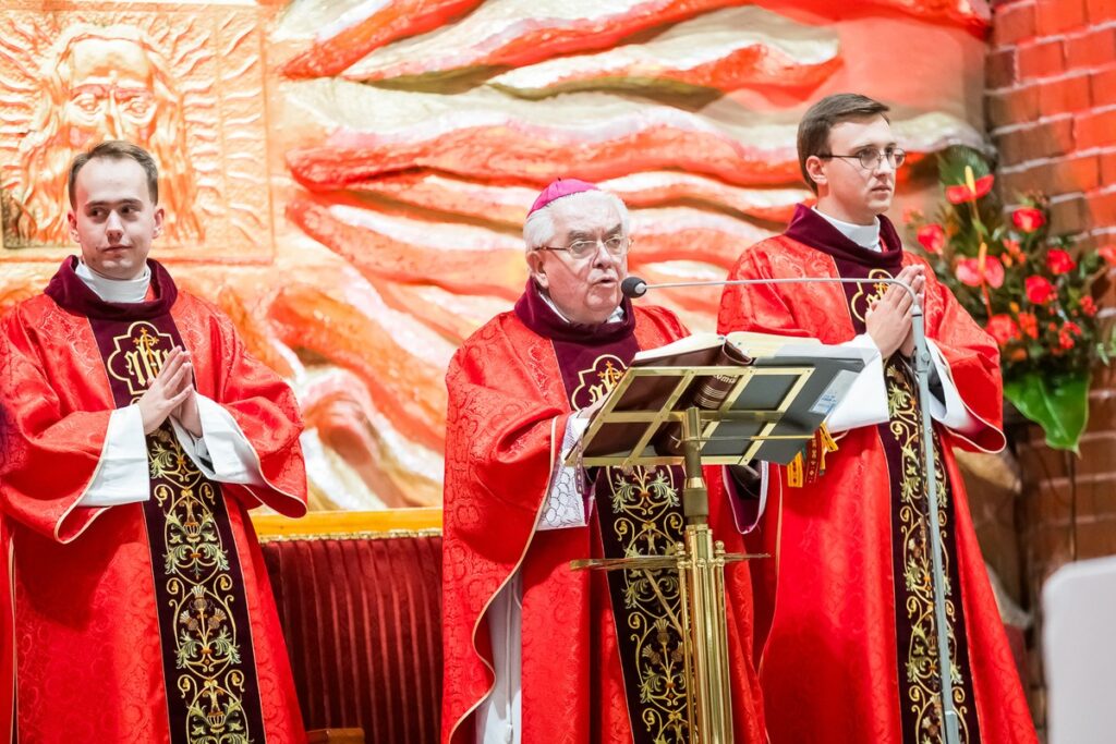 Bydgoszcz: "Stabat Mater" Pergolesiego i uroczysta msza, fot. Tomasz Czachorowski/eventphoto dla UMWKP