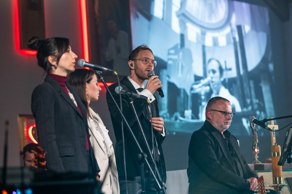 Koncert w kościele w Łubiance fot. Andrzej Goiński/UMWKP