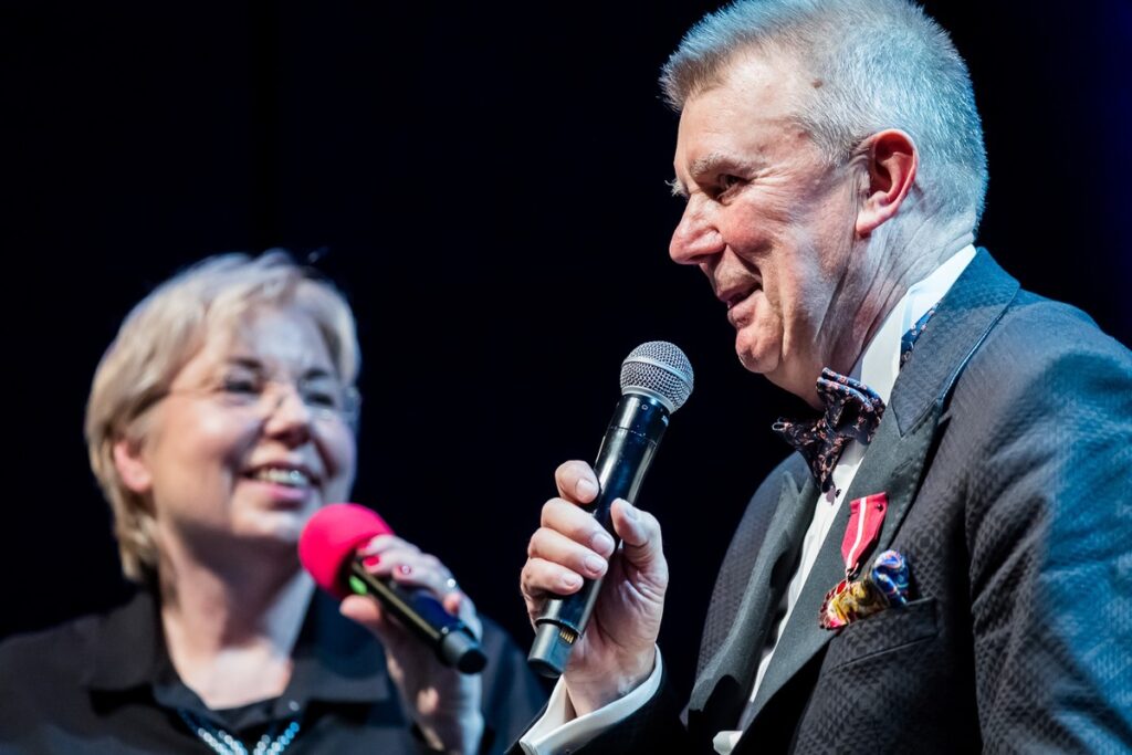 Medal marszałka dla Józefa Eliasza fot. Tomasz Czachorowski/eventphoto.com.pl dla UMWKP