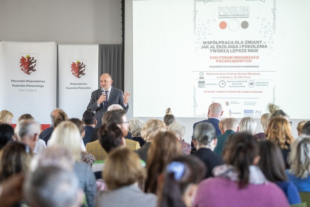 Regionalne Forum Organizacji Pozarządowych, Toruń, fot. Szymon Zdziebło/tarantoga dla UMWKP