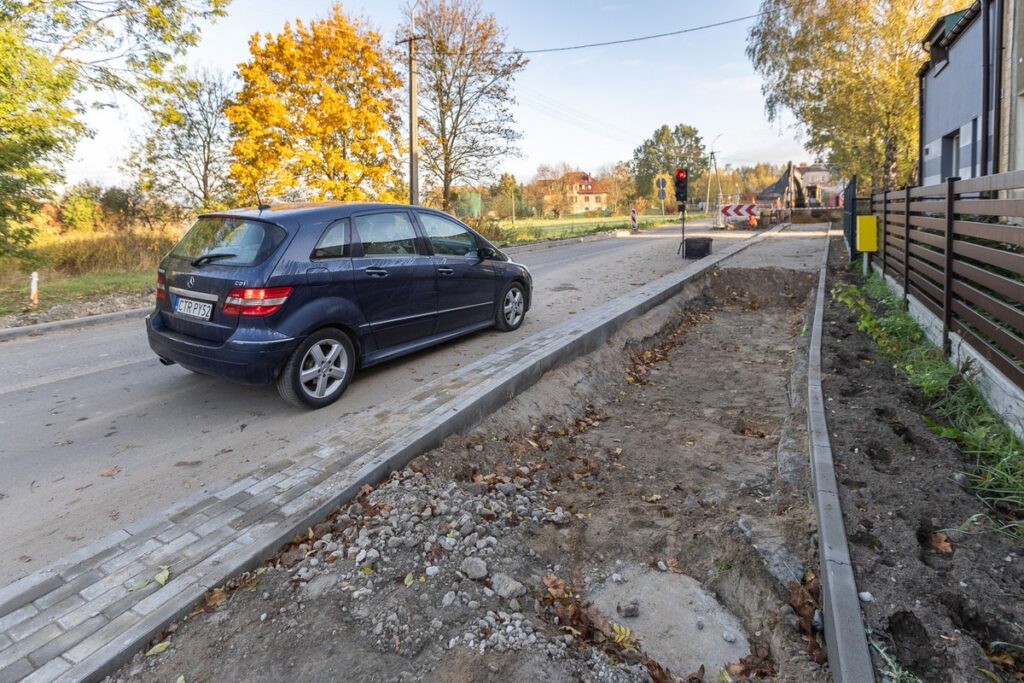 Modernizacja drogi wojewódzkiej nr 657 w Nowej Wsi, fot. Szymon Zdziebło/tarantoga.pl dla UMWKP