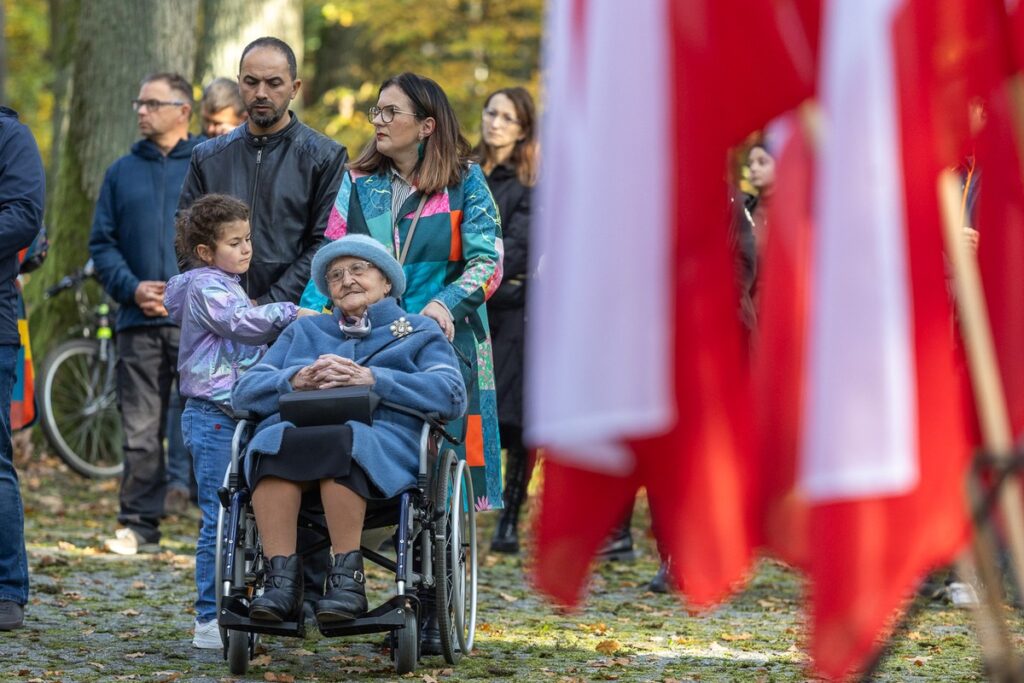 Uroczystości 85. rocznicy pierwszych straceń na Barbarce, fot. Szymon Zdziebło, tarantoga.pl dla UMWKP