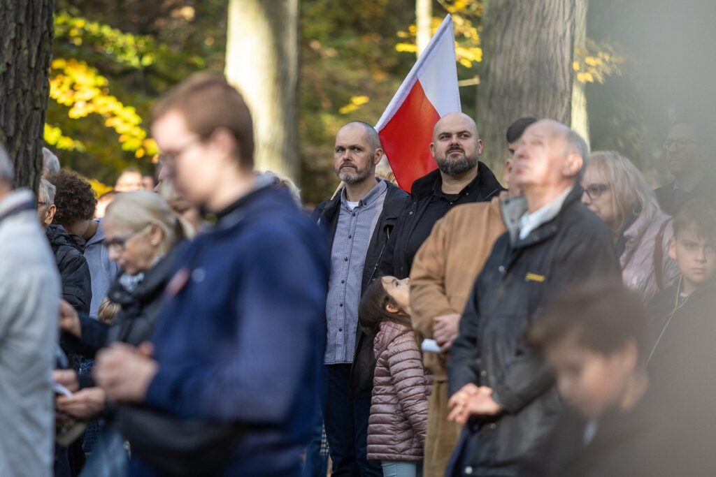 Uroczystości 85. rocznicy pierwszych straceń na Barbarce, fot. Szymon Zdziebło, tarantoga.pl dla UMWKP