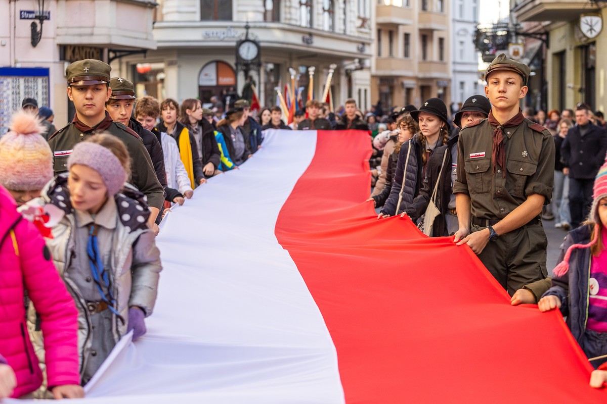 Ubiegłoroczne obchody Narodowego Święta Niepodległości w Toruniu, fot. Szymon Zdziebło/tarantoga.pl dla UMWKP