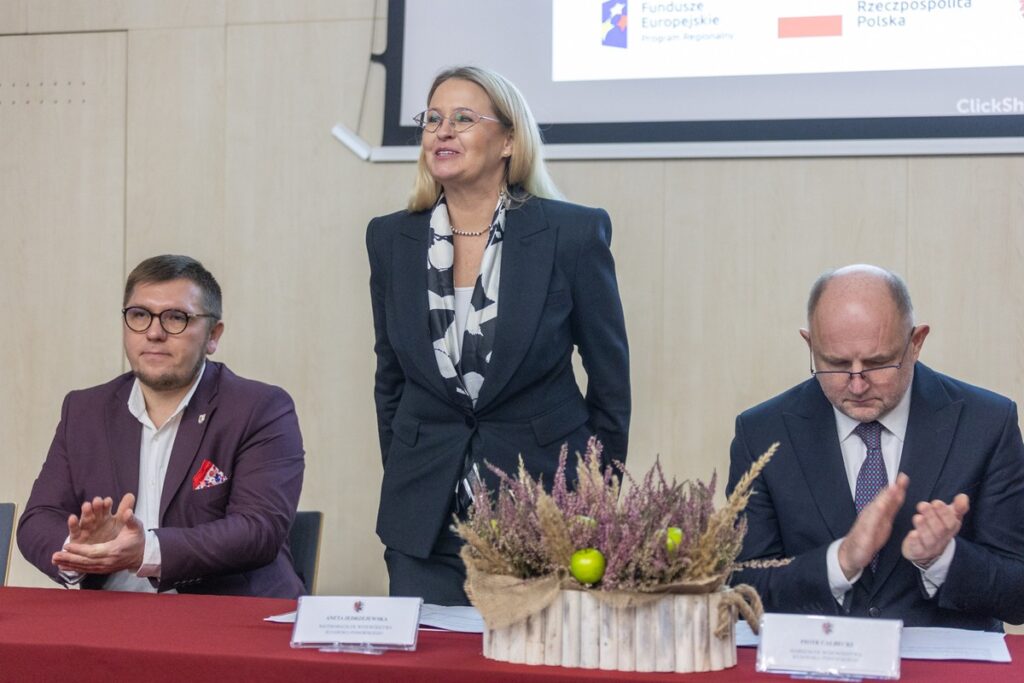 Ceremonia podpisania umów FEdKP, fot. Mikołaj Kuras dla UMWKP