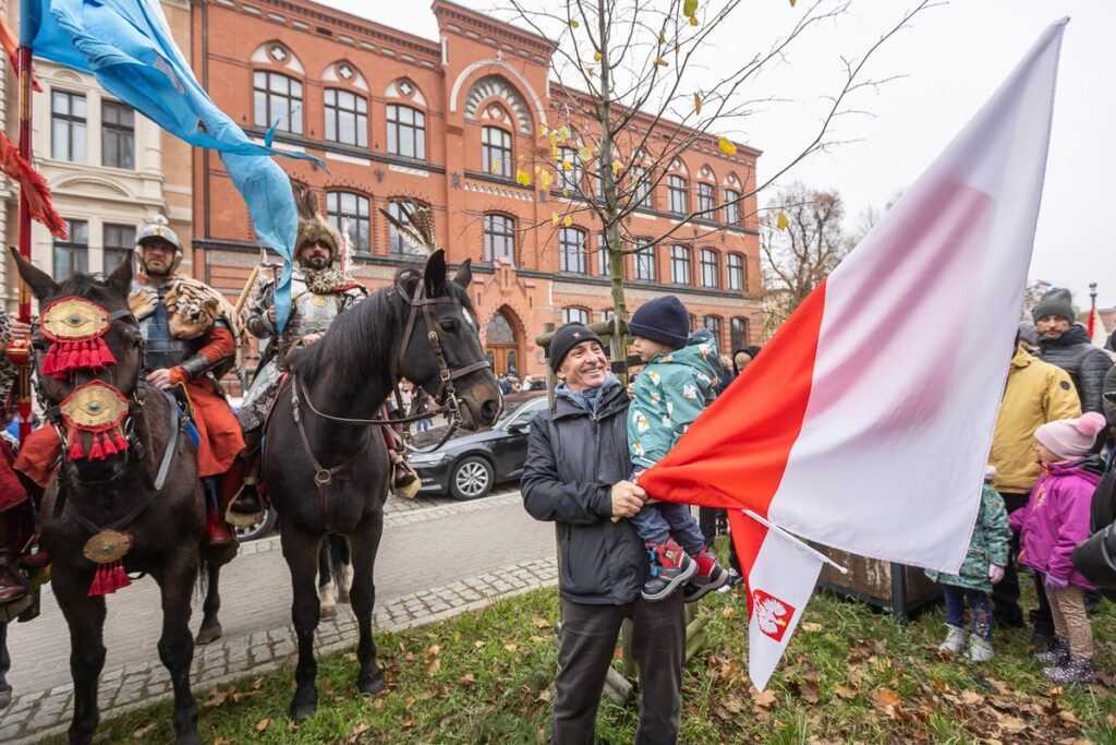 Obchody Narodowego Święta Niepodległości w Toruniu, fot. Szymon Zdzieblo/tarantoga.pl dla UMWKP