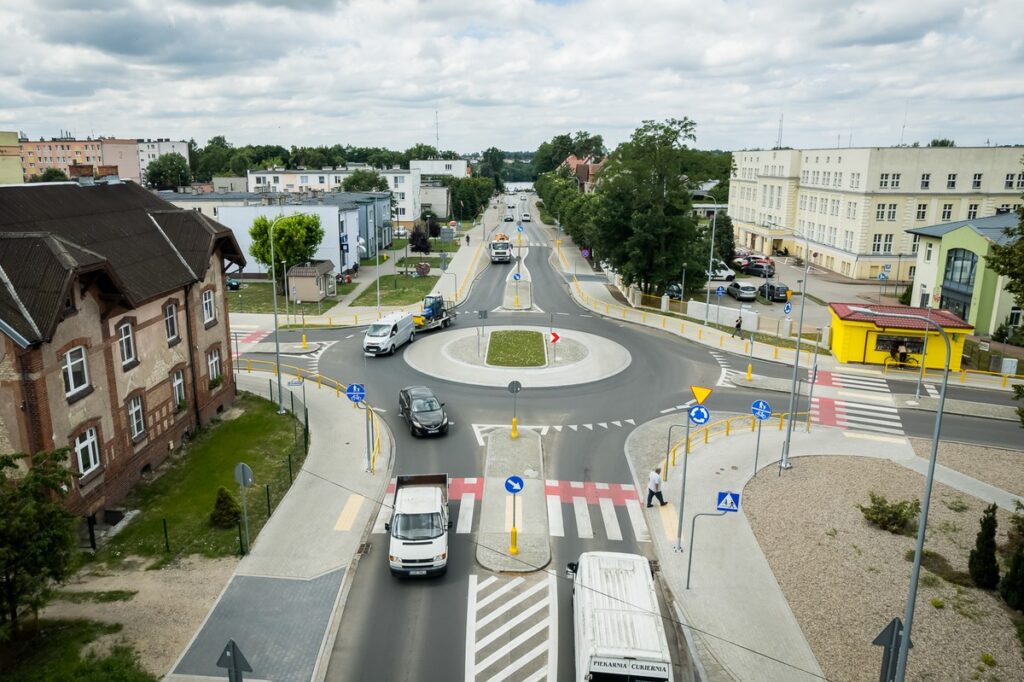 Nowe rondo w Sępólnie Krajeńskim, fot. Tomasz Czachorowski/eventphoto.com.pl dla UMWKP