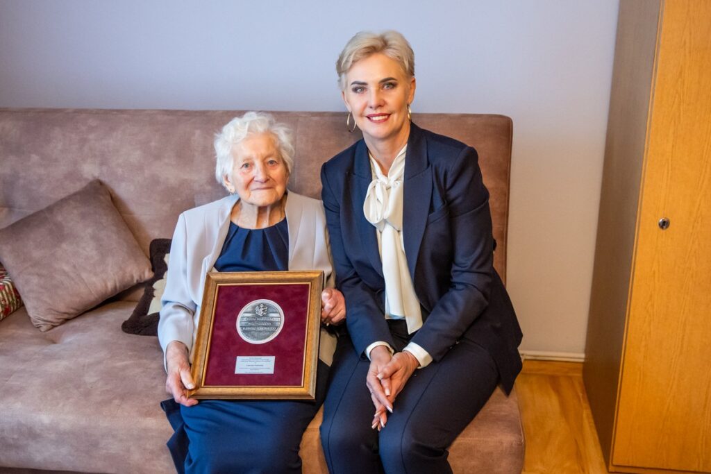 Medal Unitas Durat dla Franciszki Pawłowskiej fot. Andrzej Goiński/UMWKP