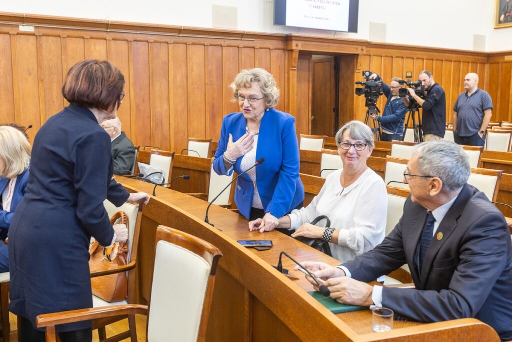 Pierwsze posiedzenie nowej regionalnej Rady Seniorów, fot. Szymon Zdzieblo/tarantoga dla UMWKP