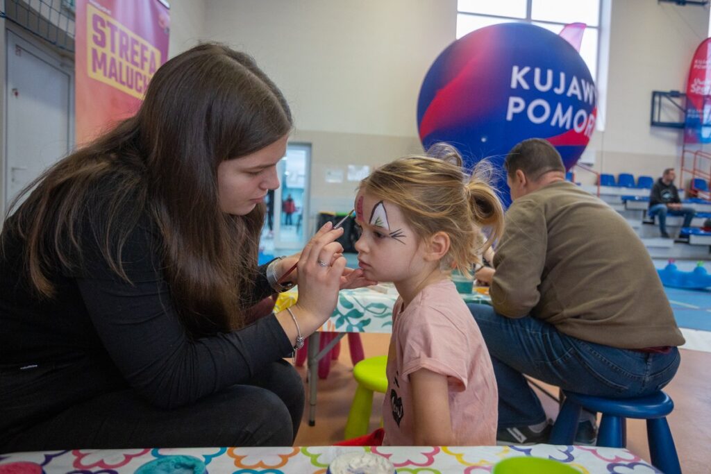 Sportowy piknik rodzinny w Radziejowie, fot. Mikołaj Kuras dla UMWKP