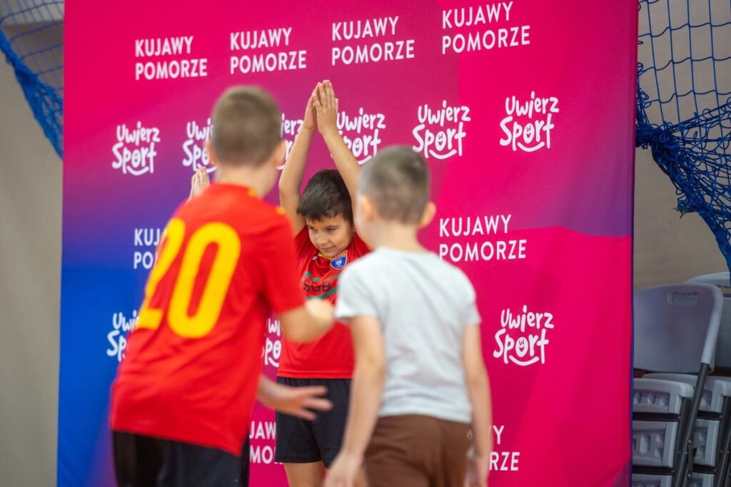 Sportowy piknik rodzinny w Radziejowie, fot. Mikołaj Kuras dla UMWKP