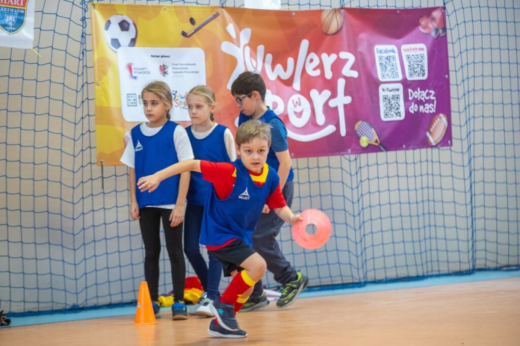 Sportowy piknik rodzinny w Radziejowie, fot. Mikołaj Kuras dla UMWKP