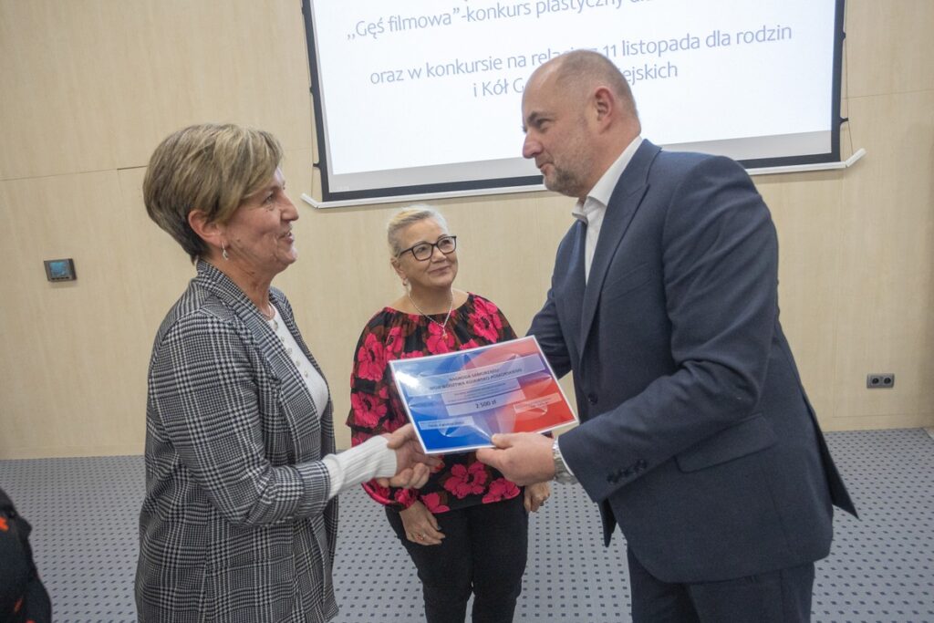 Wręczenie nagród w konkurach gęsinowych. Fot. Mikołaj Kuras dla UMWKP