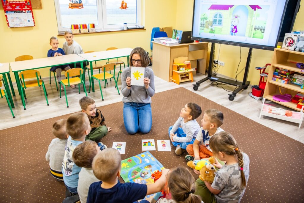 Zajęcia języka angielskiego w Jeziorach Wielkich, fot. Andrzej Goiński/UMWKP