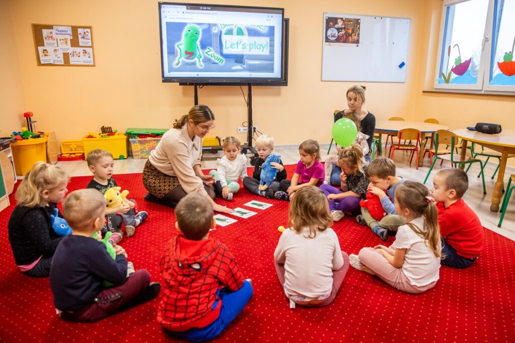 Zajęcia języka angielskiego w Jeziorach Wielkich, fot. Andrzej Goiński/UMWKP