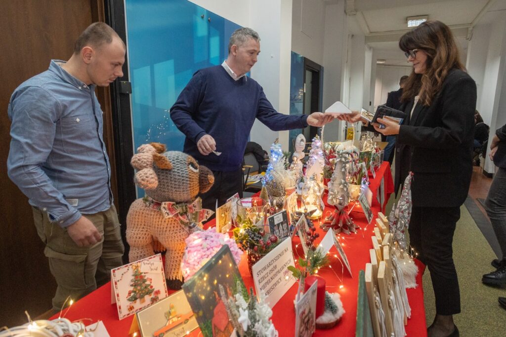 “We can do it too” Exhibition of handicrafts made by people with disabilities, photo by Mikołaj Kuras for UMWKP