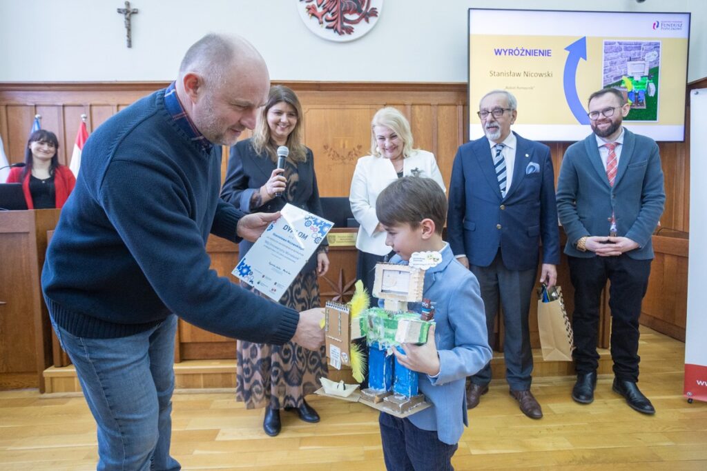 Rozdanie nagród w konkursie „Mój innowacyjny wynalazek”, fot. Mikołaj Kuras dla UMWKP