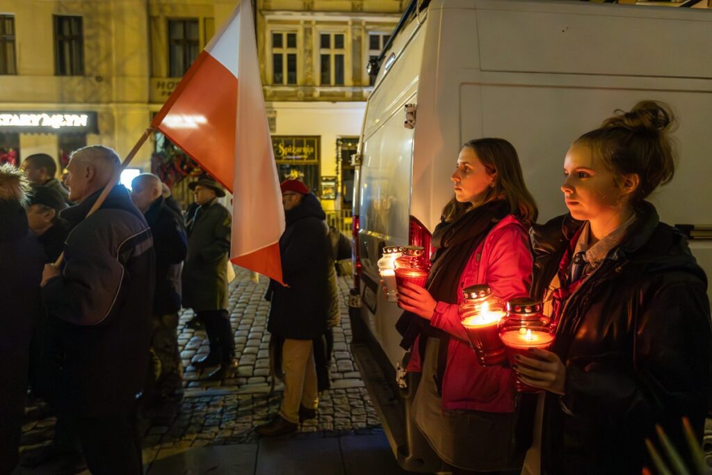 Obchody 43. rocznicy wprowadzenia stanu wojennego w Toruniu, fot. Szymon Zdziebło/tarantoga.pl dla UMWKP