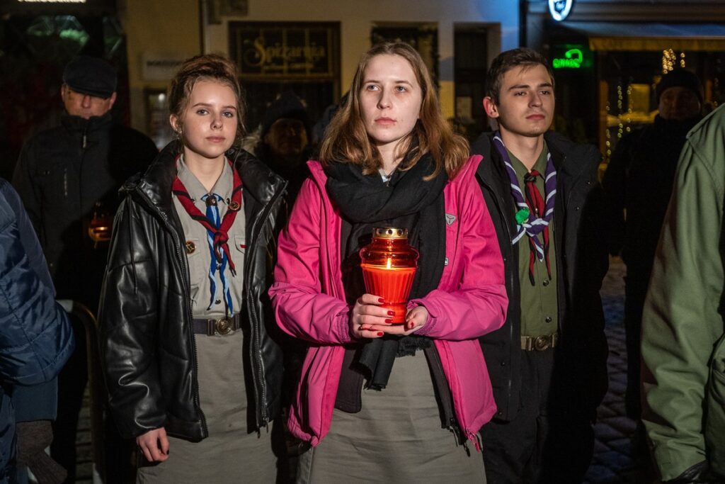 Obchody 43. rocznicy wprowadzenia stanu wojennego w Toruniu, fot. Szymon Zdziebło/tarantoga.pl dla UMWKP