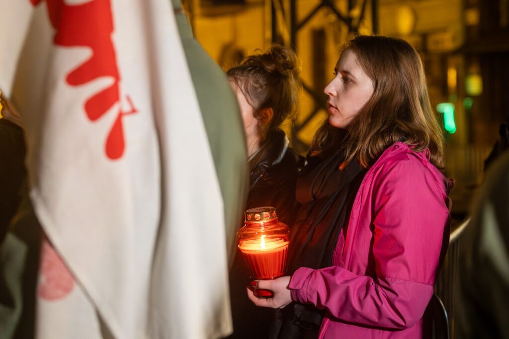 Obchody 43. rocznicy wprowadzenia stanu wojennego w Toruniu, fot. Szymon Zdziebło/tarantoga.pl dla UMWKP