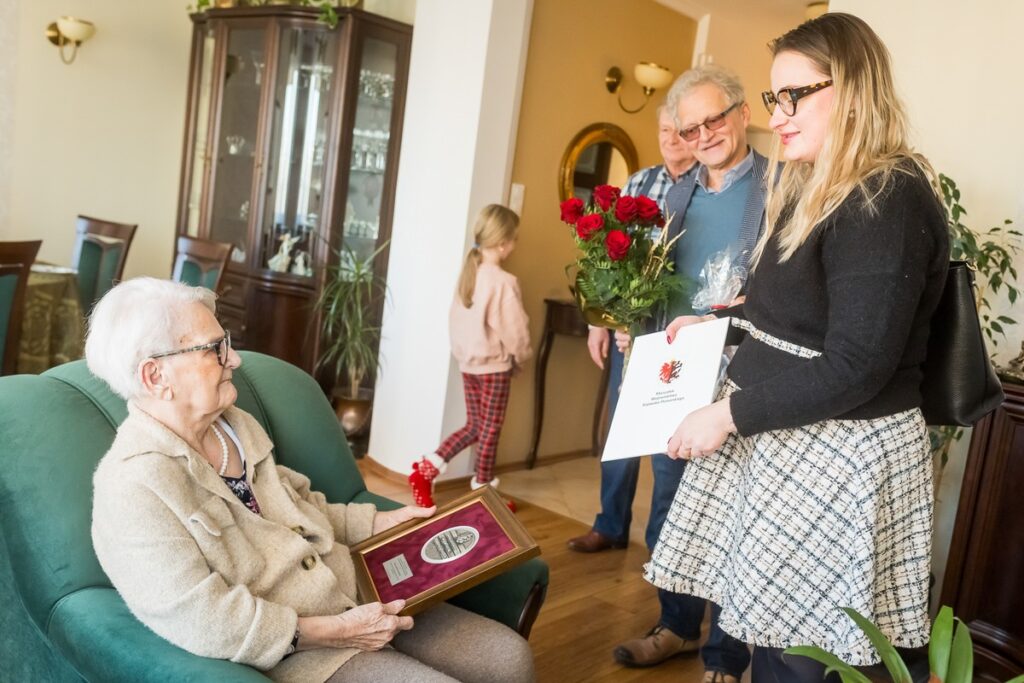 Wręczenie medalu Unitas Durat Marii Paczkowskiej, fot. Tomasz Czachorowski/eventphoto.com.pl