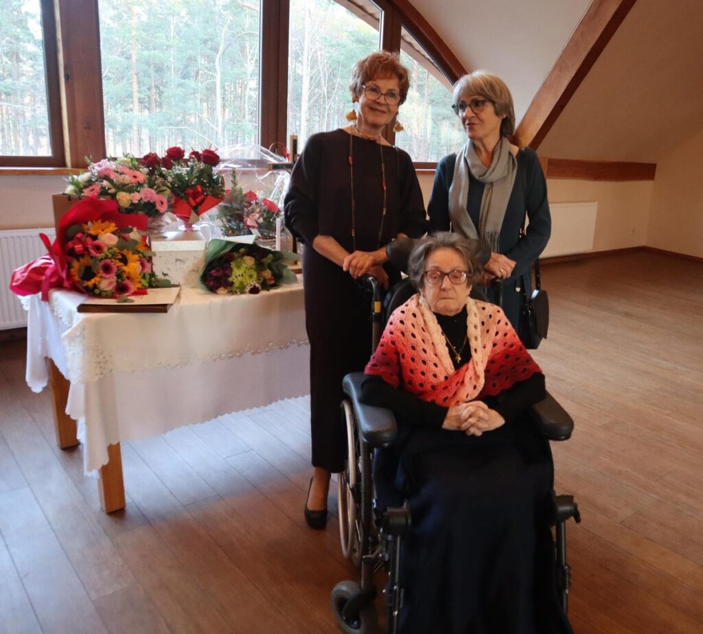 Wręczenie medalu Unitas Durat Eugenii Łucji Adamczyk, fot. Urząd Gminy Lubichowo