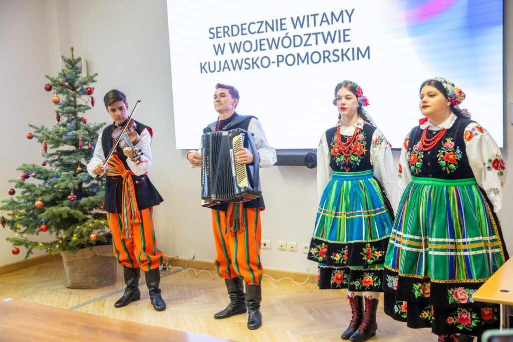 Meeting with Grupo Folclórico Polonês Mazury, photo by Andrzej Goiński/UMWKP