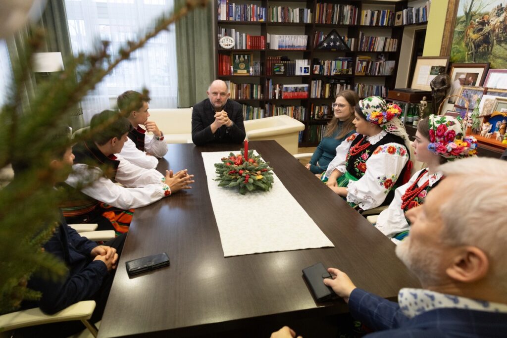 Meeting with Grupo Folclórico Polonês Mazury, photo by Andrzej Goiński/UMWKP