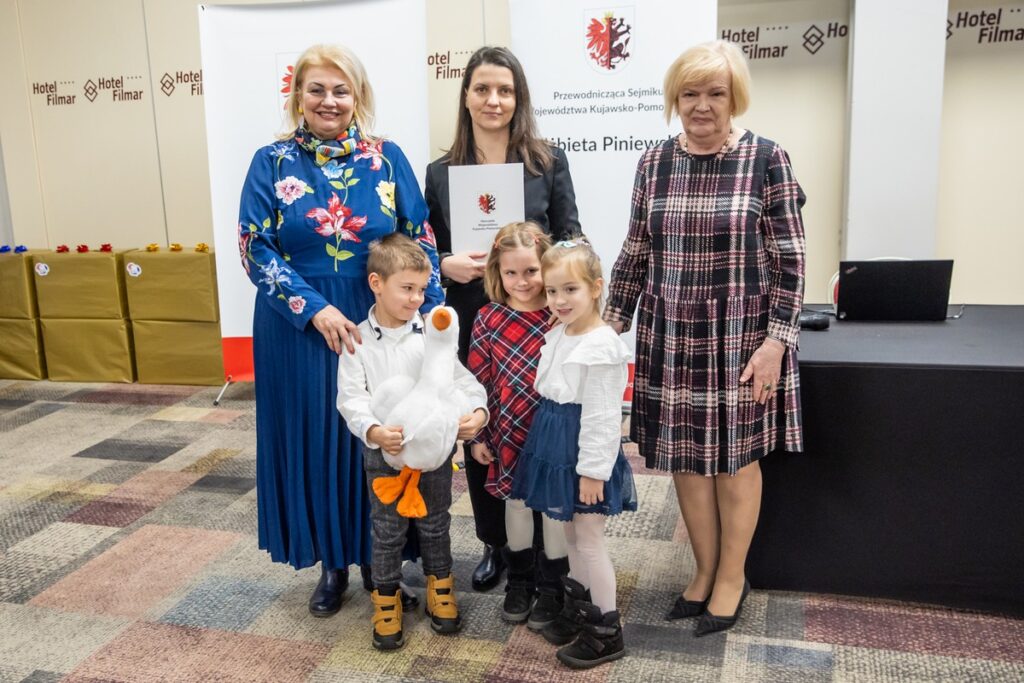 Wręczenie nagród w konkursie Zęby jak malowane fot. Andrzej Goiński UMWKP