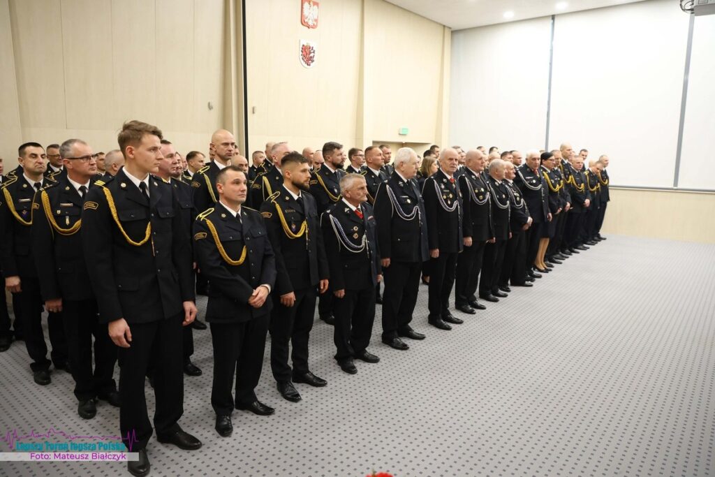 Uroczysty apel z okazji Narodowego Święta Niepodległości, fot. Komenda Wojewódzka PSP w Toruniu