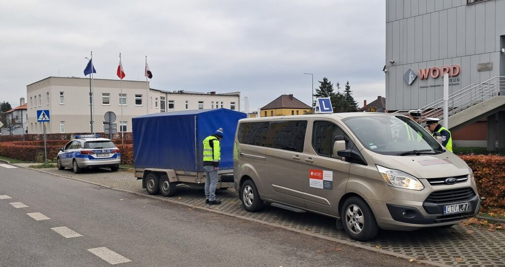 kontrola egzaminu państwowego na prawo jazdy kat. BE zdj. wyk. Departament Infrastruktury