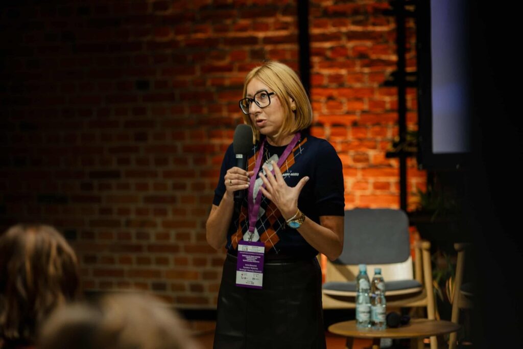 powitanie uczestników - Pani Anna Borysiak Dyrektor Wydziału Strategii i Rozwoju KO