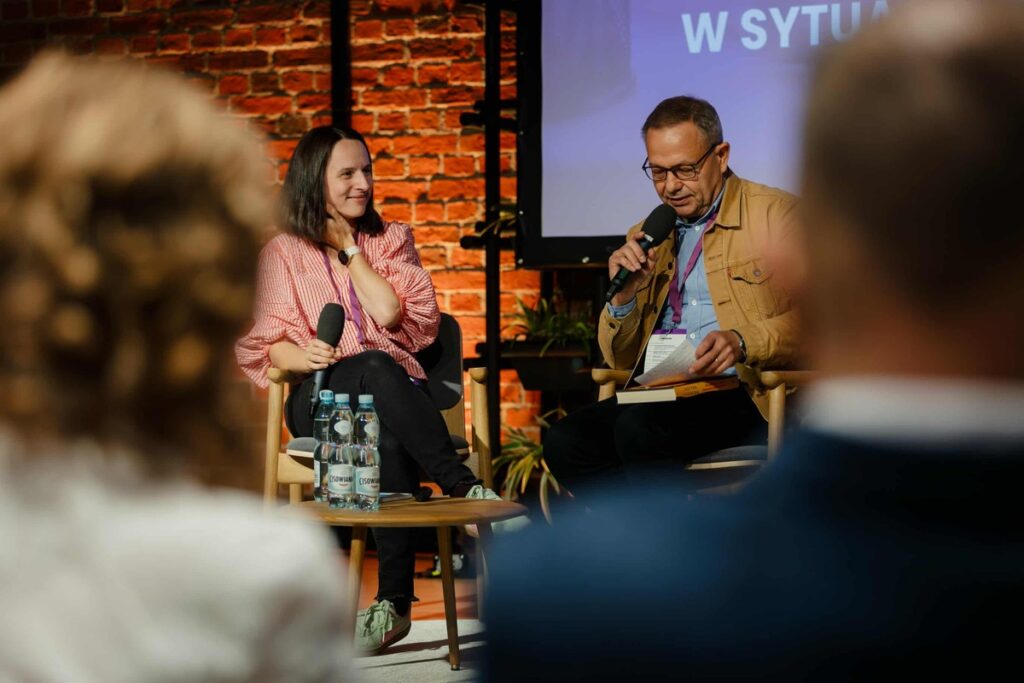 spotkanie autorskie prowadzone przez prof. Romana Lepperta