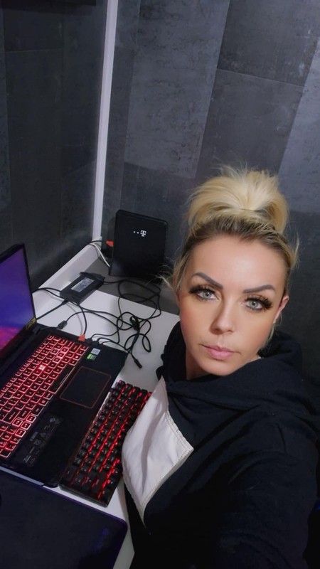 Uczestnik podczas konferencji zdalnej