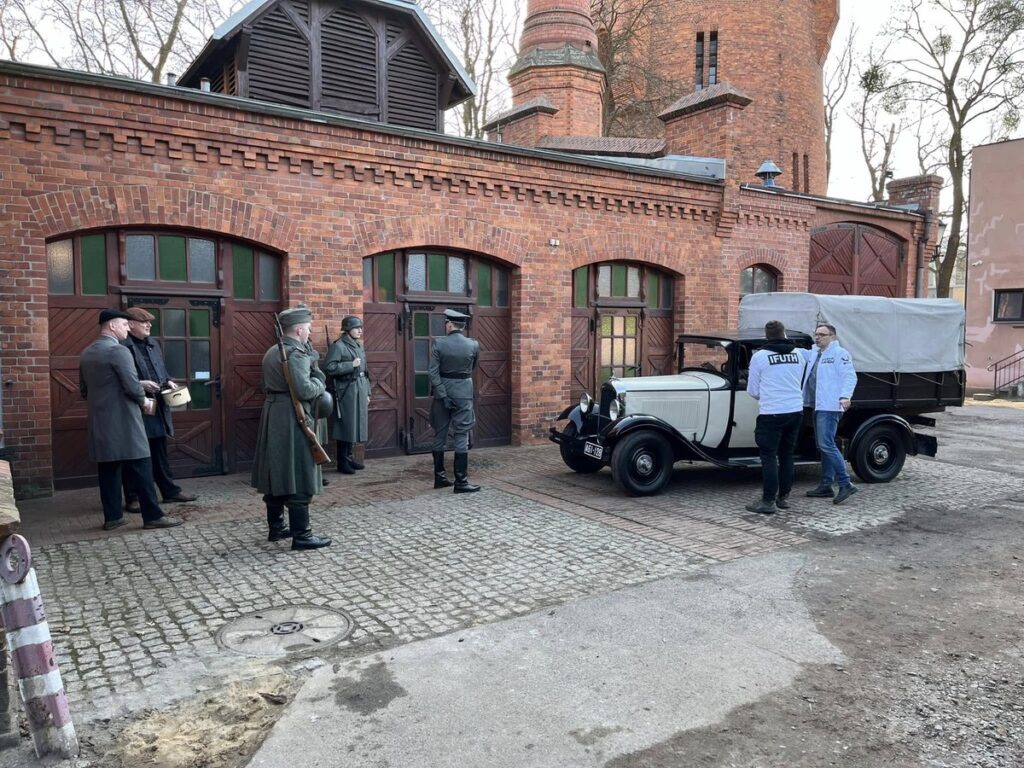 On the set of the film “The Children of Szmalcówka”, photo by Unisław Historical Society