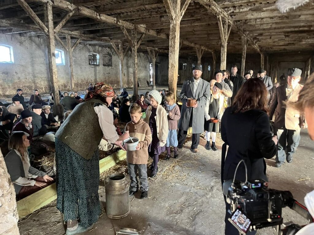On the set of the film “The Children of Szmalcówka”, photo by Unisław Historical Society