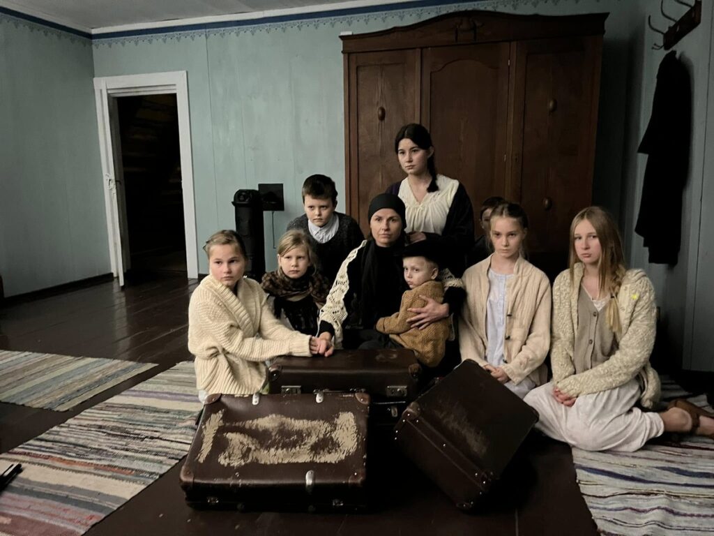 On the set of the film “The Children of Szmalcówka”, photo by Unisław Historical Society