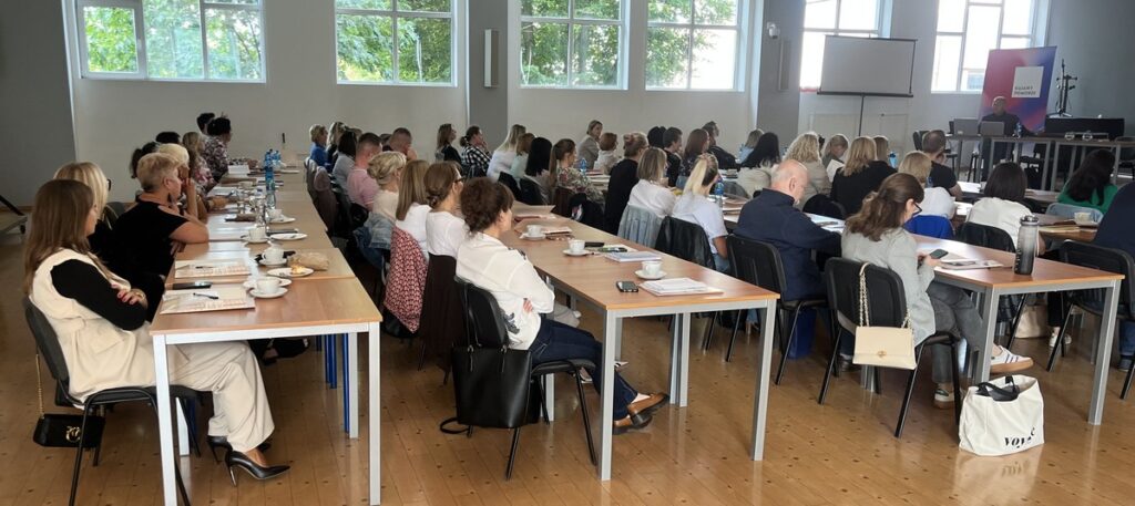 Uczestnicy szkolenia, fot. Biuro Wsparcia Rodziny, Przeciwdziałania Przemocy i Uzależnieniom, Białe Błota 15-17.09.2025 r.