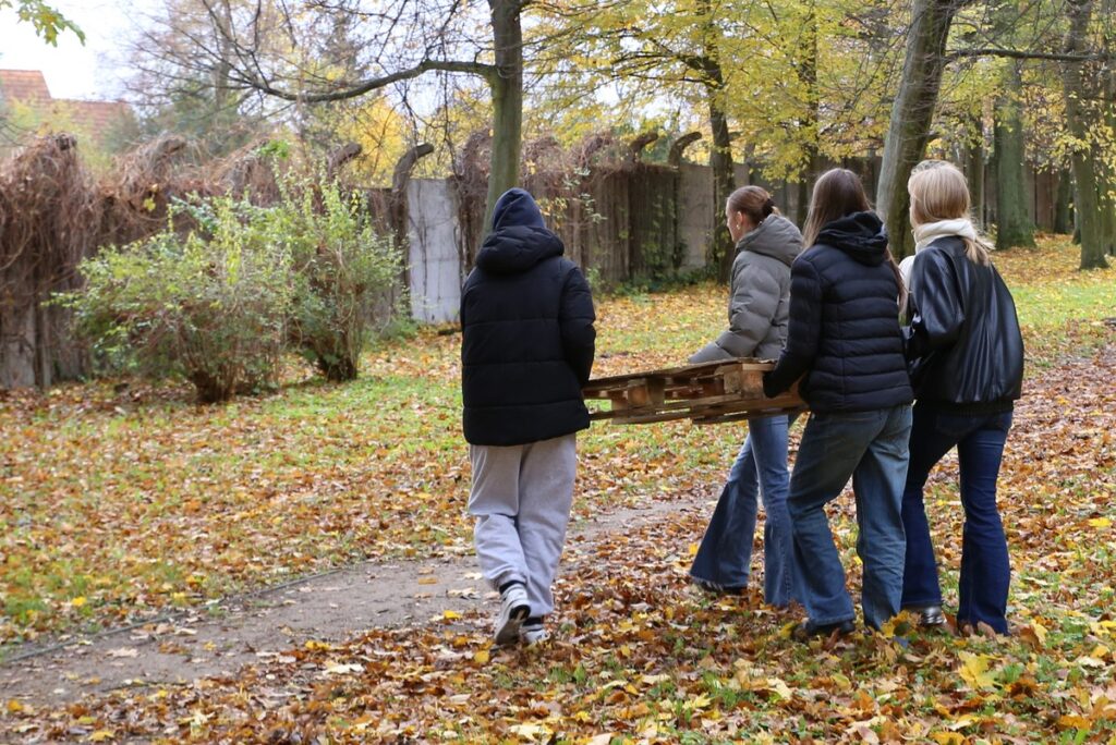 Azyle dla jeży w miejskich parkach (fot. R. Borzyszkowski)