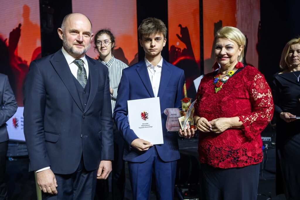 Last year's meeting with scholarship recipients, photo by Szymon Zdziebło/tarantoga.pl for UMWKP